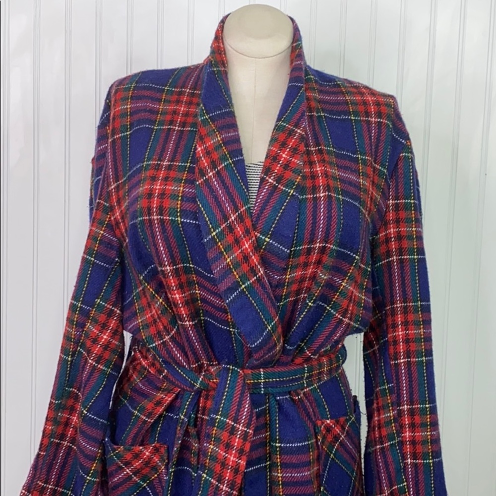 VINTAGE: Plaid Flannel Robe - Picture 3 of 10